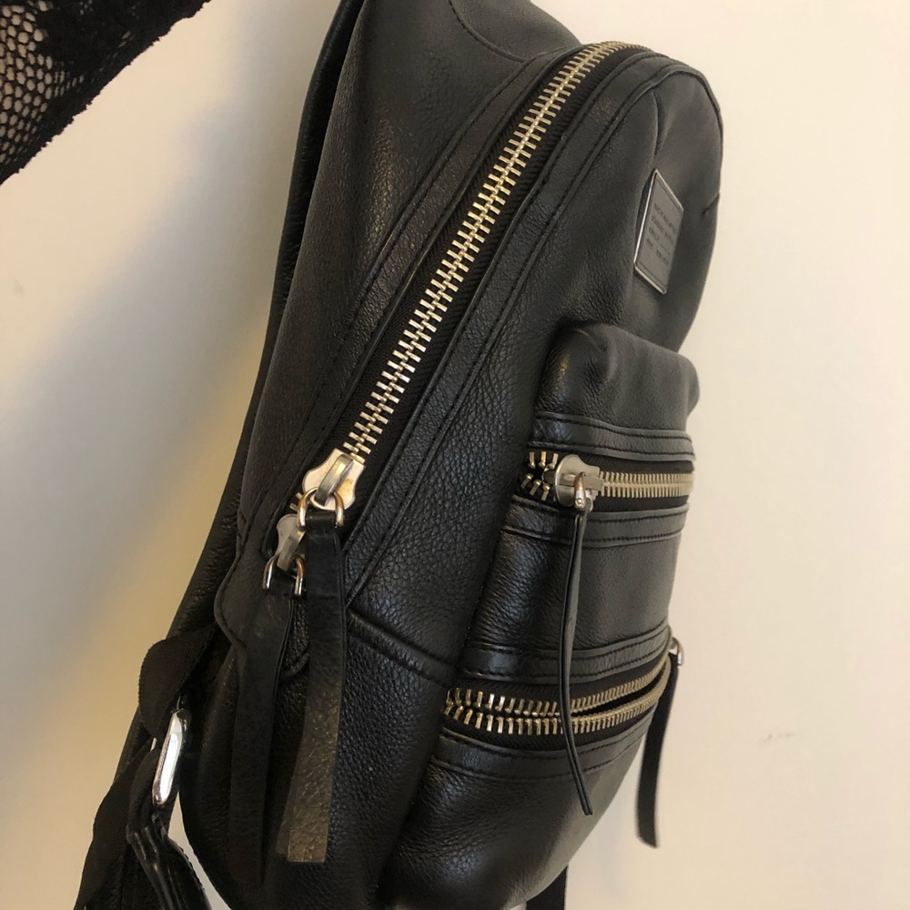 MARC JACOBS LEATHER ZIP BACKPACK - Picture 2 of 6